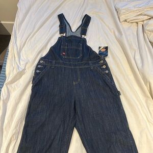 NEVER BEEN WORN Dickies Overalls. (Small)